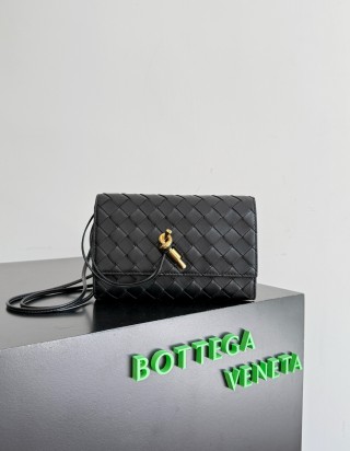 보테가 베네타 안디아모 데이지 파우치