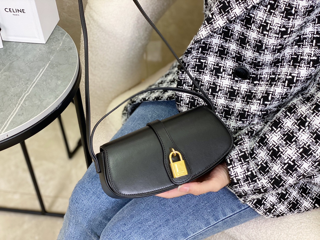 셀린느 타부 클러치 백