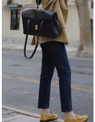 셀린느 미디움 소프트 16