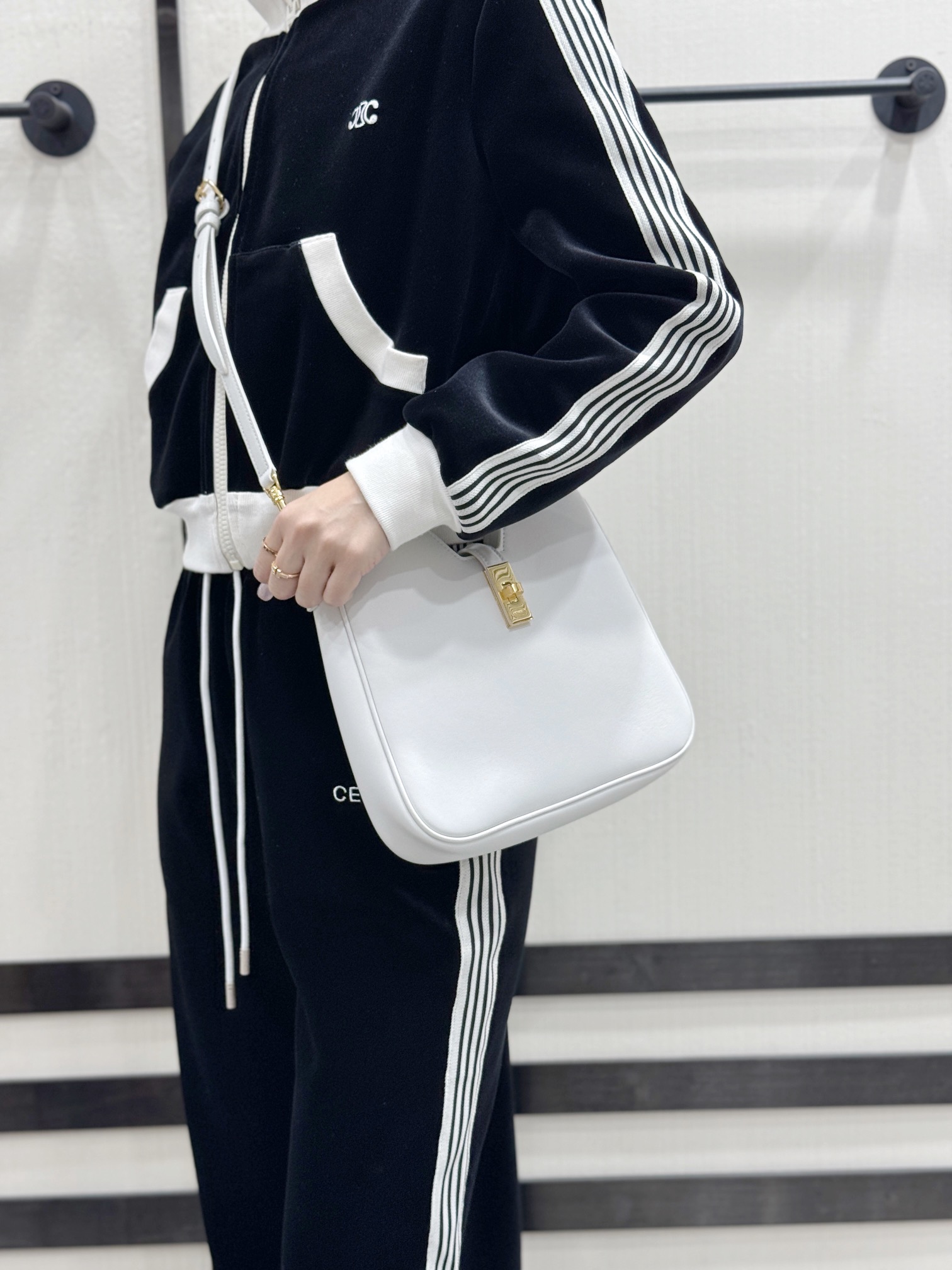 셀린느 카미유 16 소프트 백 스몰