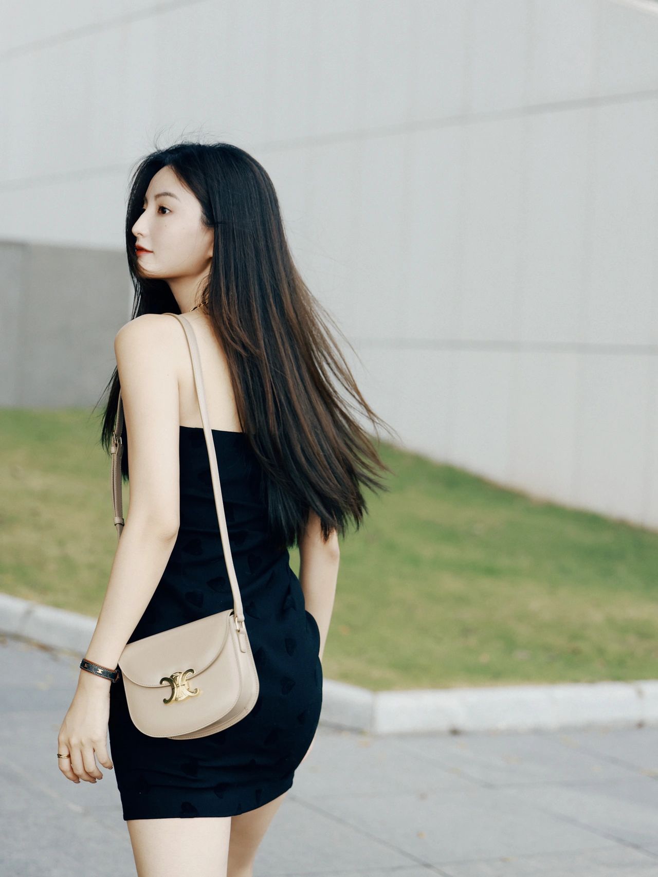 셀린느 틴 베사체