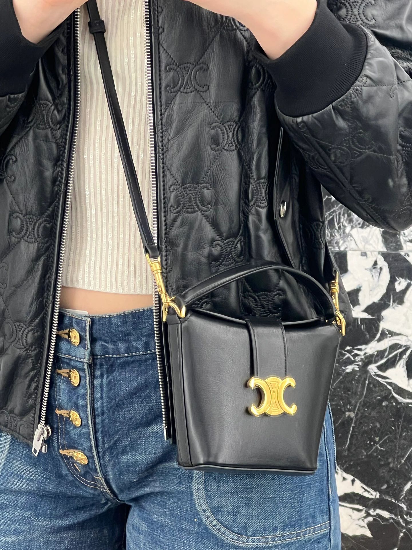 셀린느 트리옹프 미니 버킷 백