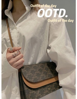 셀린느 트리오페 캔버스 스트랩 월렛