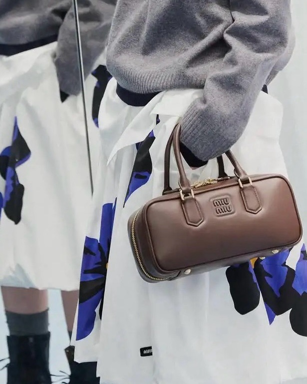 미우미우 아르카디 백 미디움