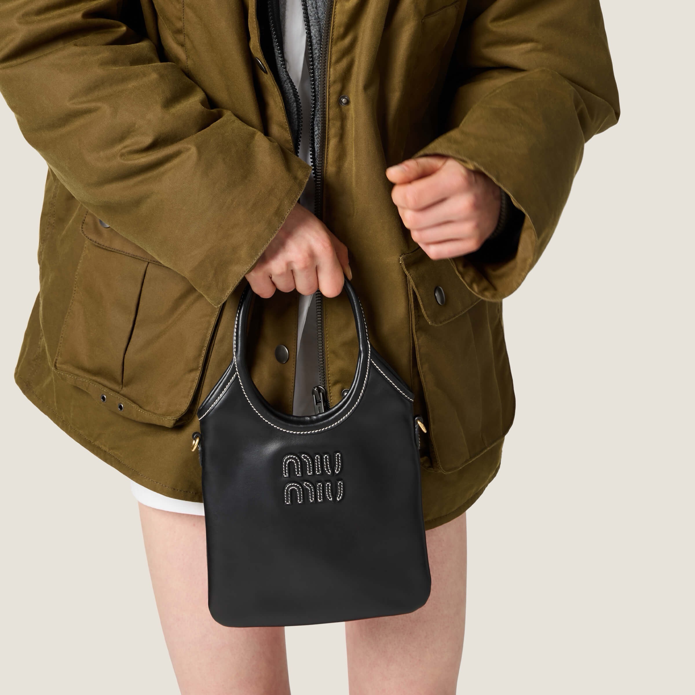 미우미우 아이비 캔버스 토트 백 스몰