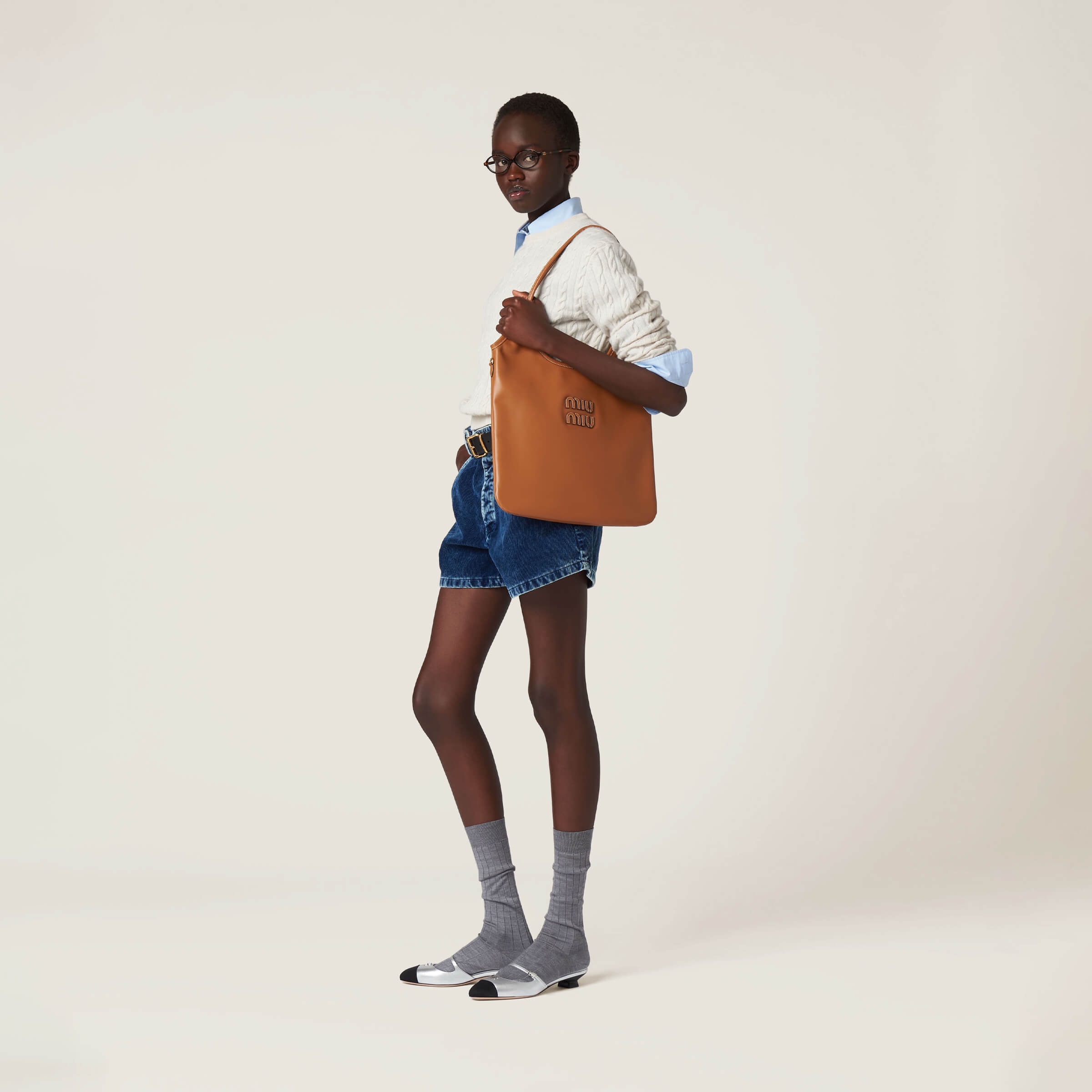 미우미우 아이비 캔버스 토트 백 라지