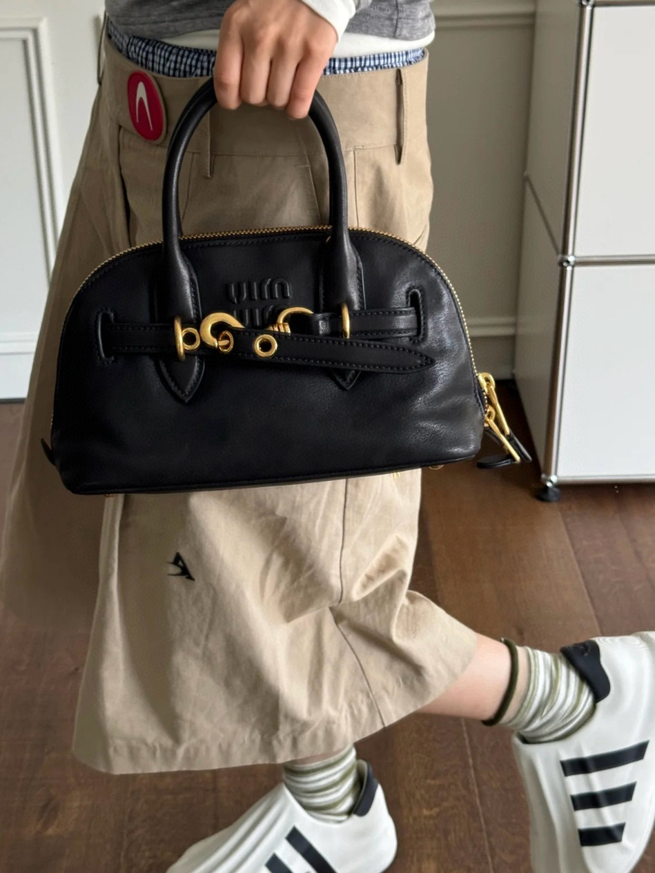 미우미우 아방뛰르 토트백 스몰