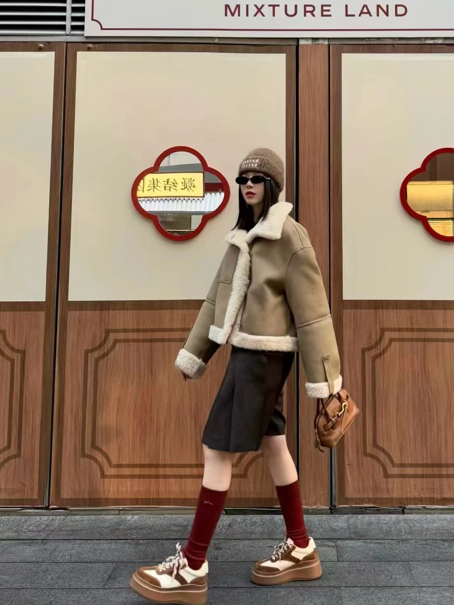 미우미우 아방뛰르 토트백 미니