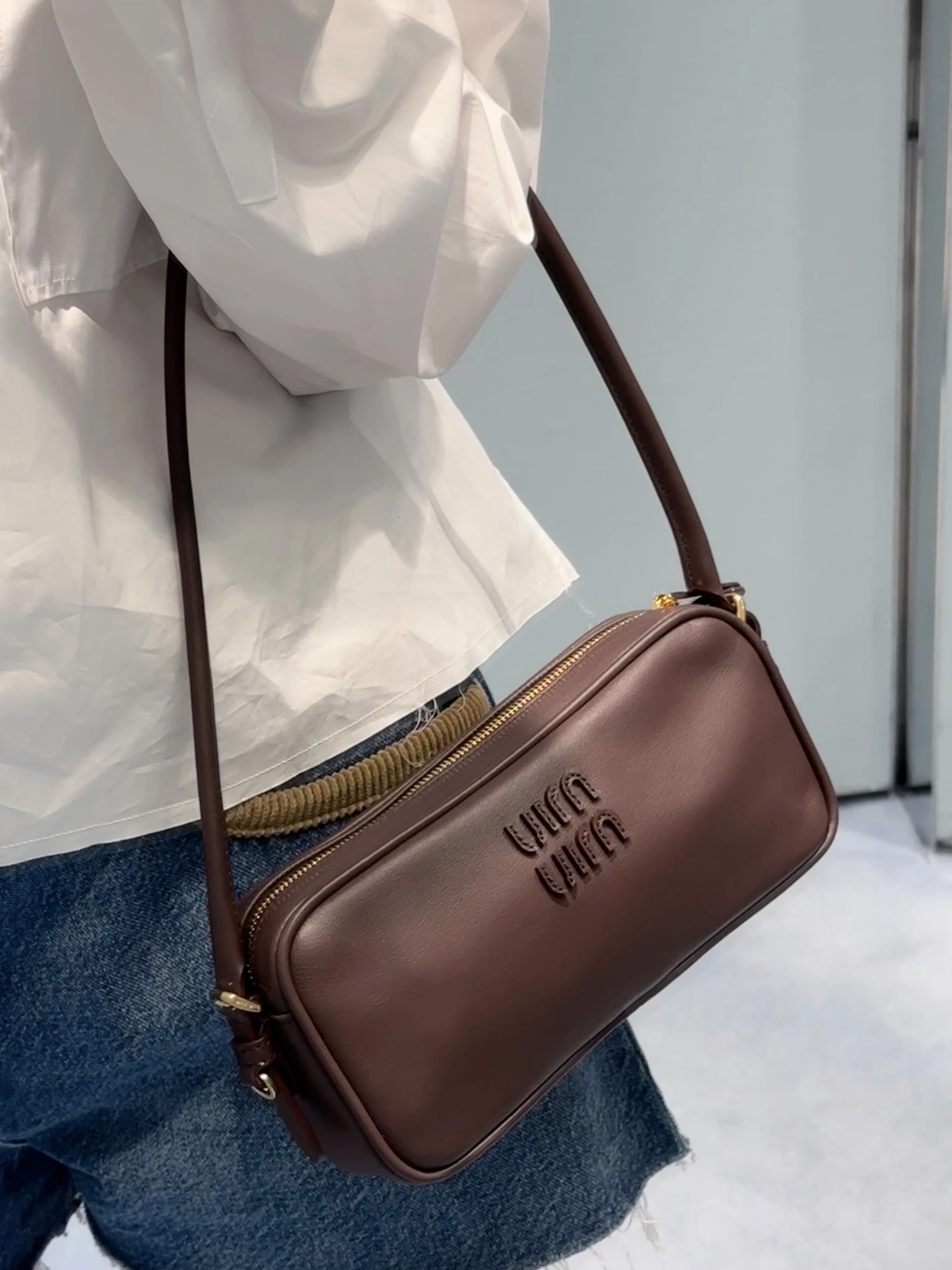 미우미우 소프트 파우치 미니 백 스몰