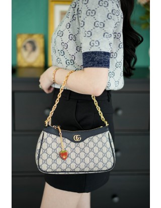 구찌 오피디아 스트로베리 참 스몰 체인 숄더백