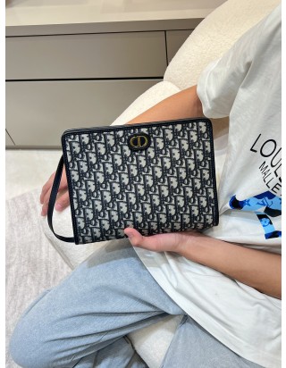 디올 30 몽테인 파우치