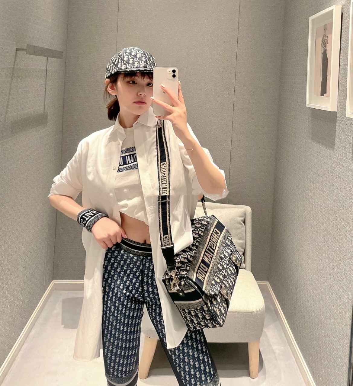 디올 오블리크 자수 미디움 숄더백