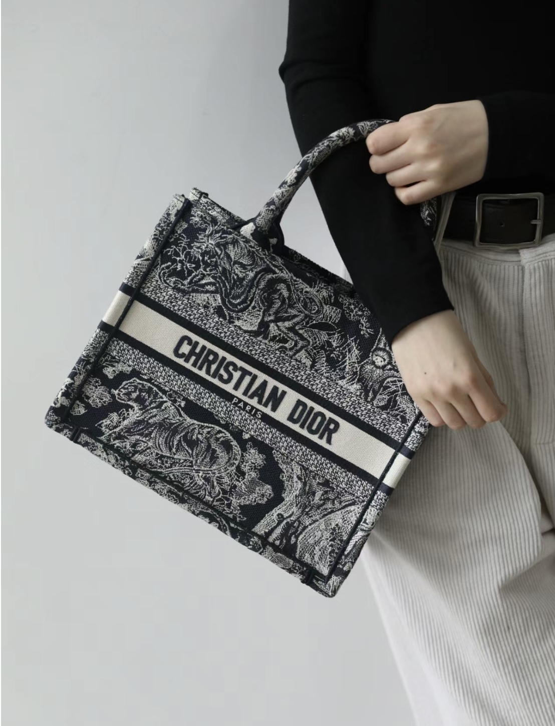 디올 북 토트 백 스몰