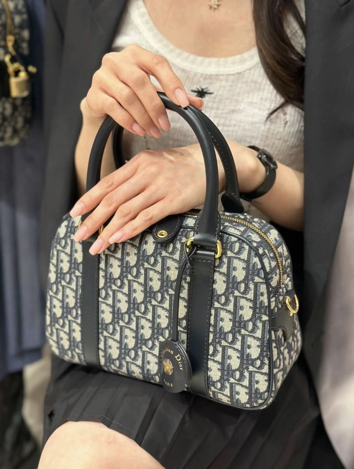 디올 디바이브 볼링백 미디움