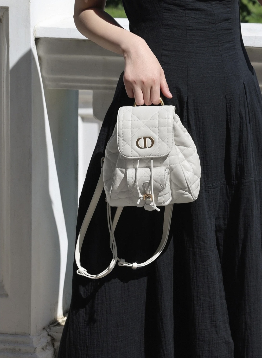 디올 카로 스몰 백팩