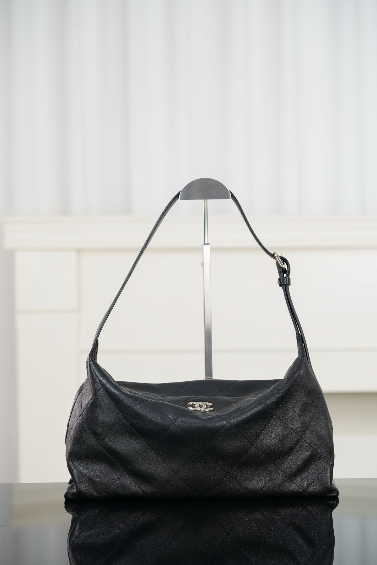 샤넬 맥시 호보백