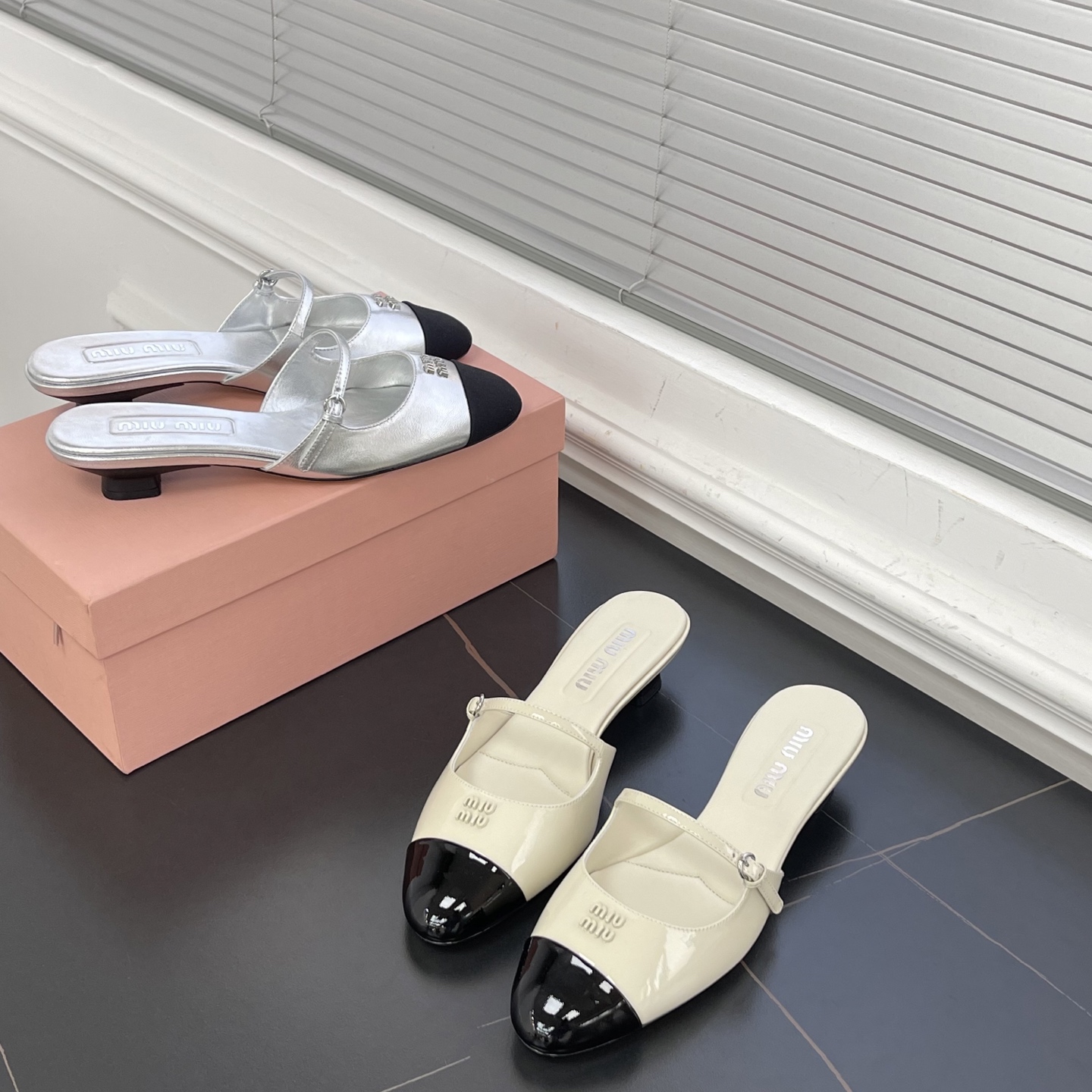 미우미우 발렛 플렛트