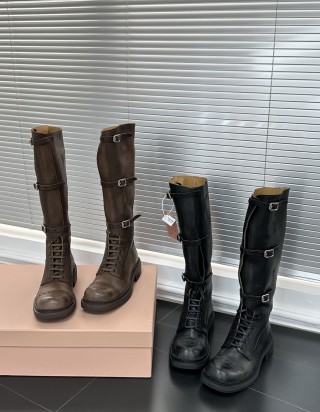 미우미우 멀티 버클 가죽 부츠