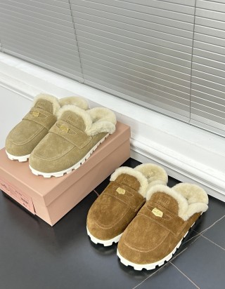 미우미우 스웨이드 뮬