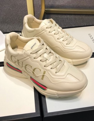 구찌 라이톤 로고 레더 스니커즈