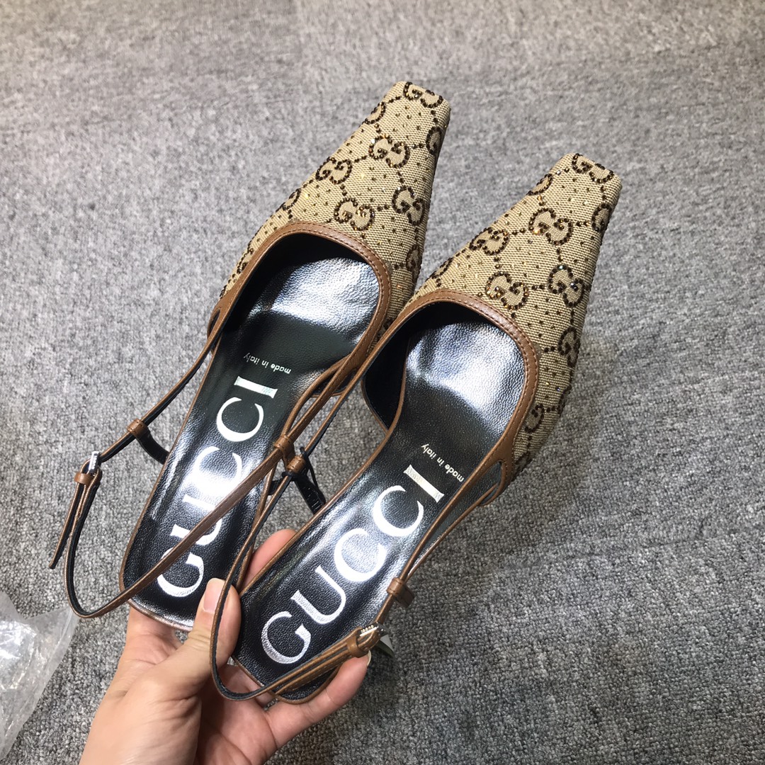 구찌 GG 크리스탈 슬링백 펌프스