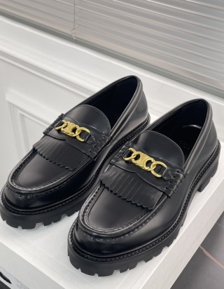 셀린느 마거릿 트리옹프 체인 로퍼