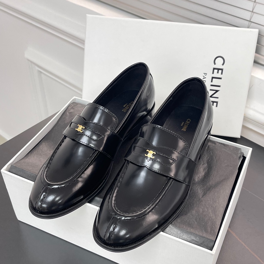 셀린느 말라케 트리옹프 로퍼