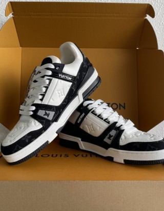루이비통 트레이너 스니커즈