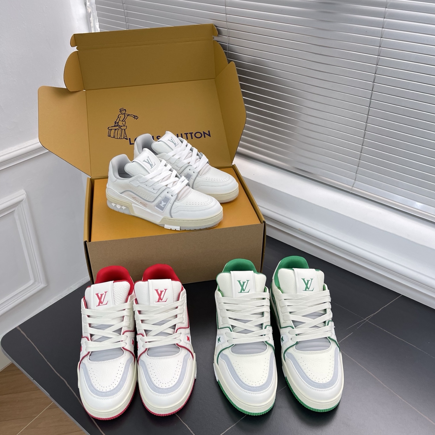 루이비통 트레이너 스니커즈