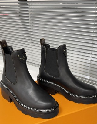 루이비통 보부르 앵클 부츠