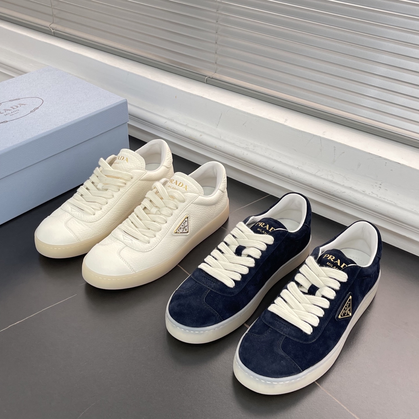 프라다 레인 스니커즈