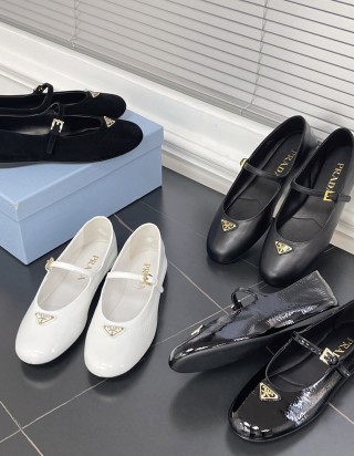 프라다 나파 가죽 메리 재인 발레리나 슈즈