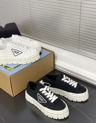 프라다 더블 휠 리나일론 게버딘 스니커즈