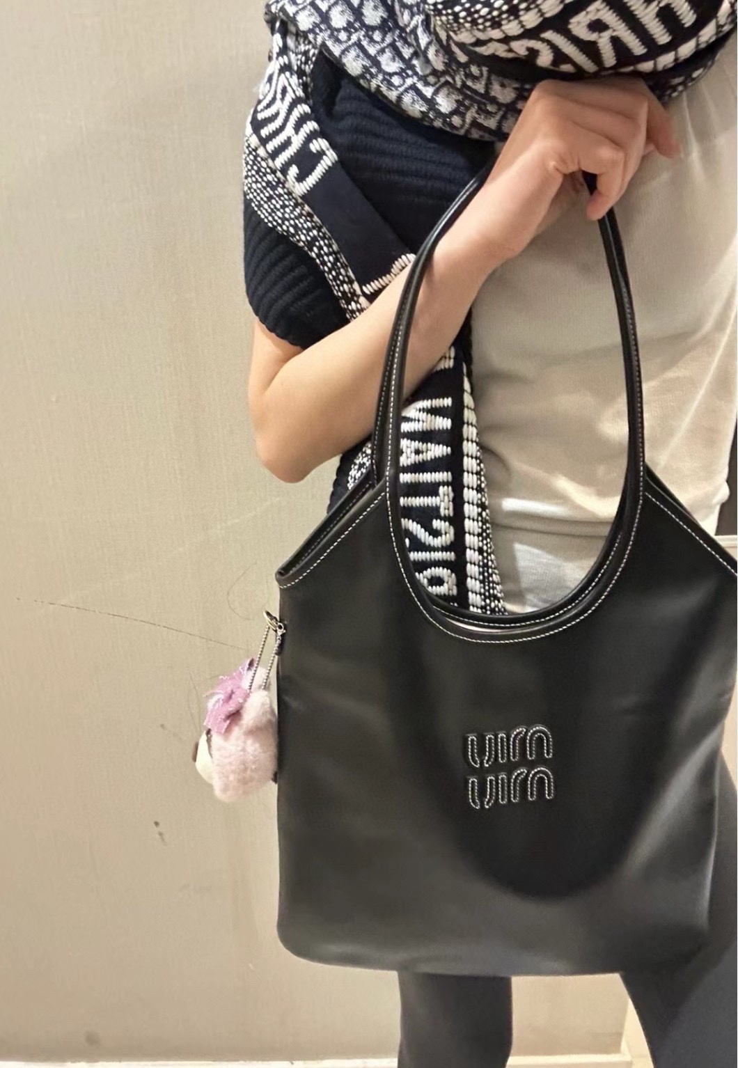 미우미우 아이비 가죽 백