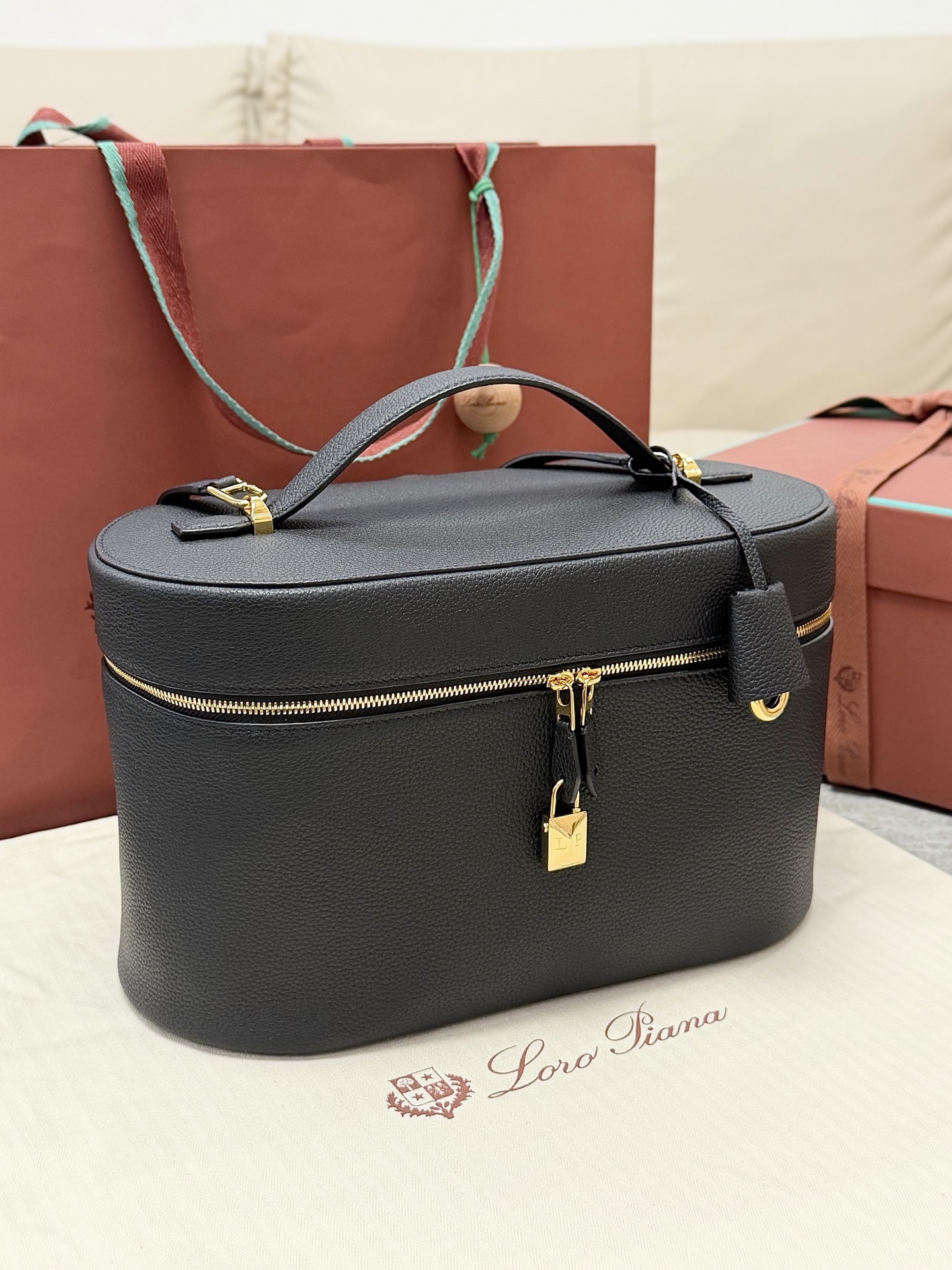 로로피아나 엑스트라 소프티 케이스 L30