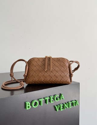 보테가 베네타 인트레치아토 콘서트 파우치
