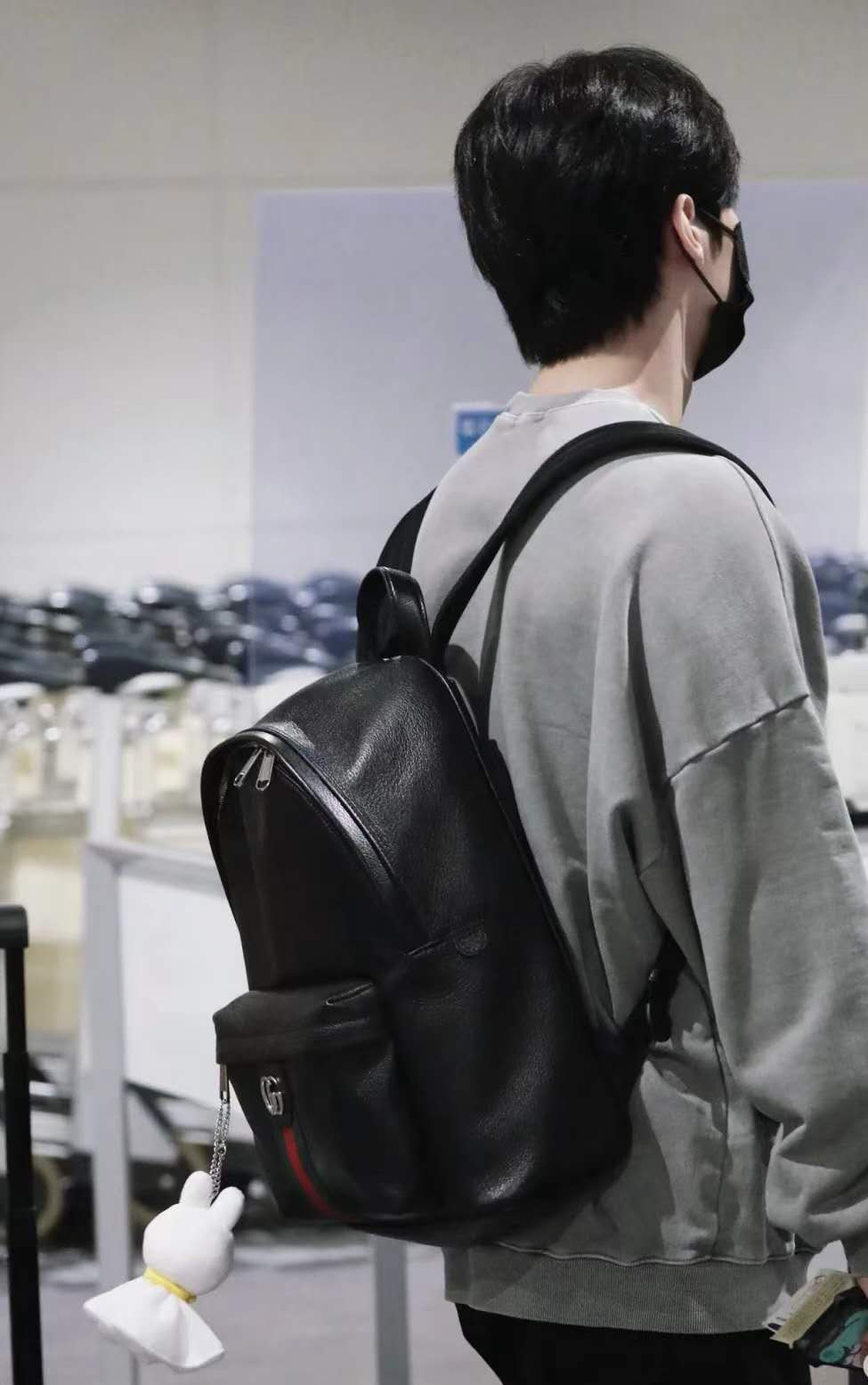 구찌 오피디아 GG 수프림 미디움 백팩