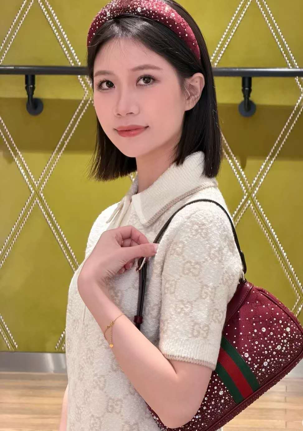 구찌 오피디아 크리스탈 스몰 숄더 백